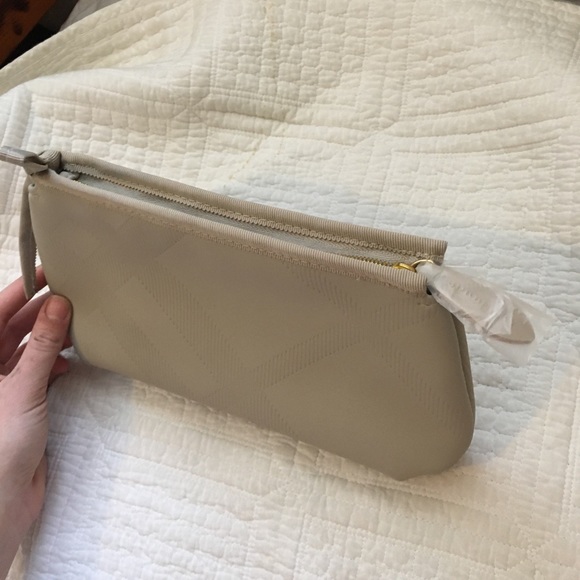 NWOT Burberry Cosmetic Case / Pouch 100% AUTHENTIC - Picture 7 of 11